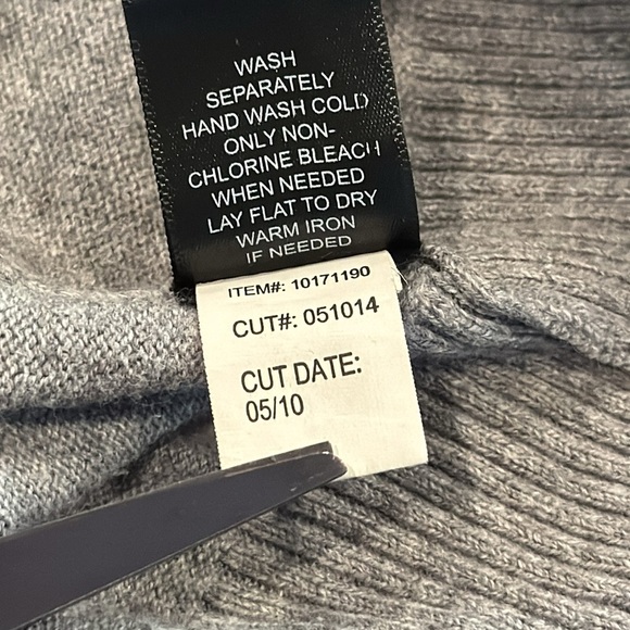 TORRID • SKELETON CARDIGAN • GRAY • SIZE 4 Spooky Halloween - Picture 6 of 9